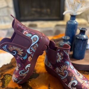Floral Paisley Ankle Boots - Burgundy